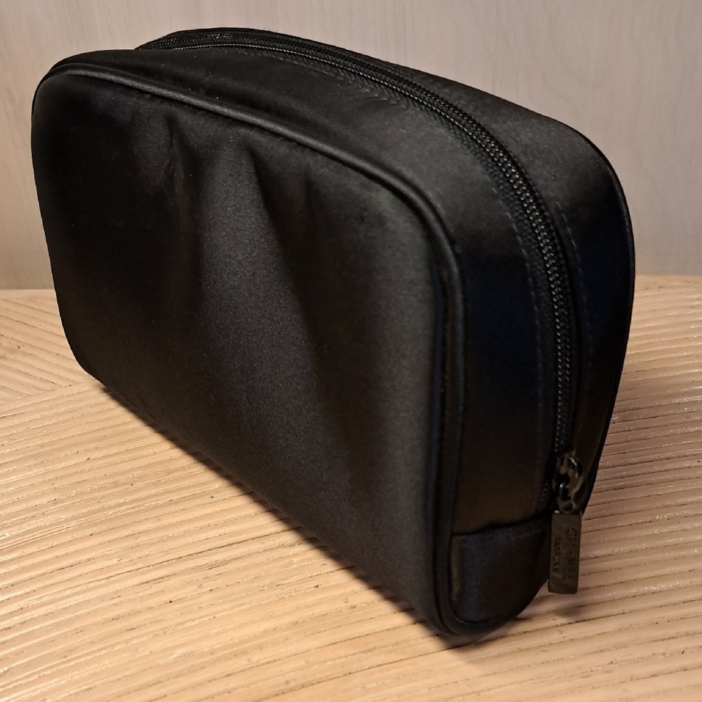 Chanel Parfums Cosmetic Case - Picture 3 of 7